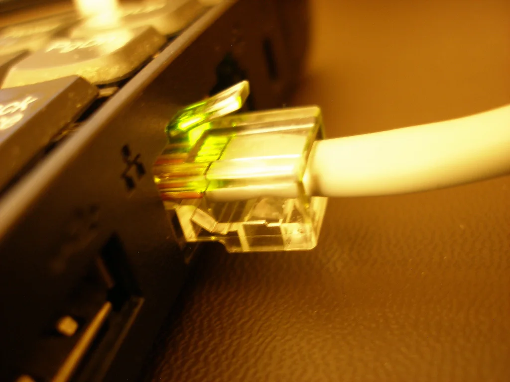 이더넷 케이블의 RJ45 커넥터